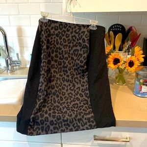 Black and printed skirt